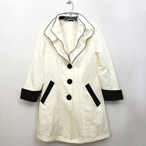 Vintage Design Today's Song & Sung Avant Garde Creme/Black Sculpted Collar Coat
